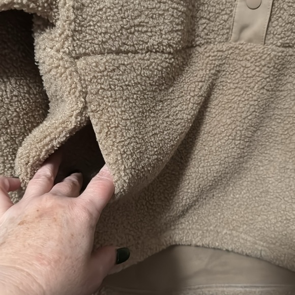 So Brand Juniors Fuzzy ( Teddy Bear ) Fleece 1/4 Button Hoodie XS - Picture 2 of 5